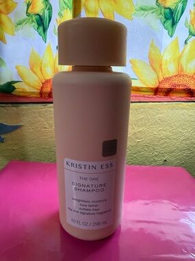 Kristin Ess The One Signature Shampoo - Soft Pink